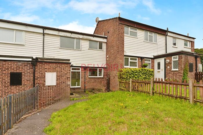 3 Bedroom Terraced House For Sale In Lewis Silkin Way, Southampton, SO16