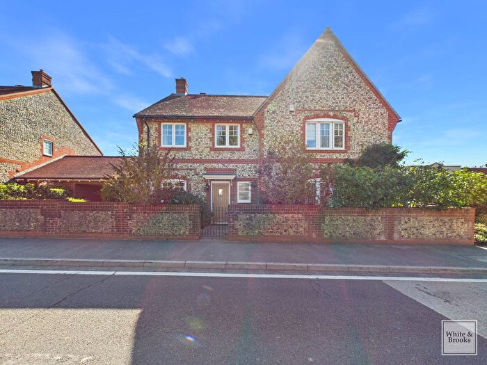 3 Bedroom Semi-Detached House For Sale In Oakford Park, Halnaker, PO18
