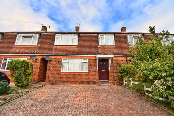 3 Bedroom House To Rent In Radstock Way, Merstham, Redhill, RH1