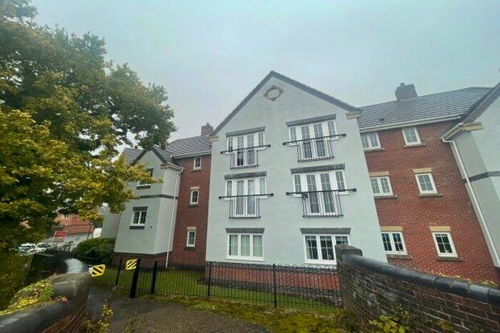 2 Bedroom Flat To Rent In Lapwing Close, Walsall, WS8