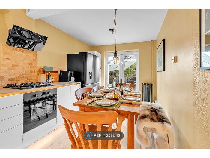 2 Bedroom Detached House To Rent In Saunders Hill, Brighton And Hove, BN1