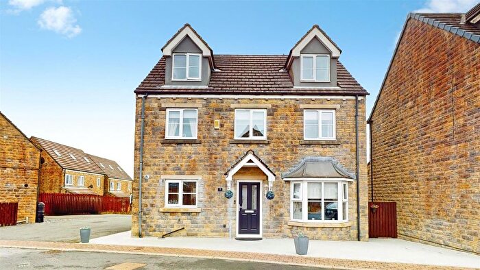 5 Bedroom Detached House For Sale In West Dean Close, Queensbury, Bradford, BD13