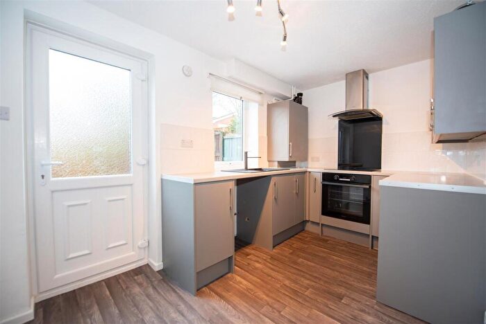 2 Bedroom Town House To Rent In Landmere Gardens, Nottingham, NG3