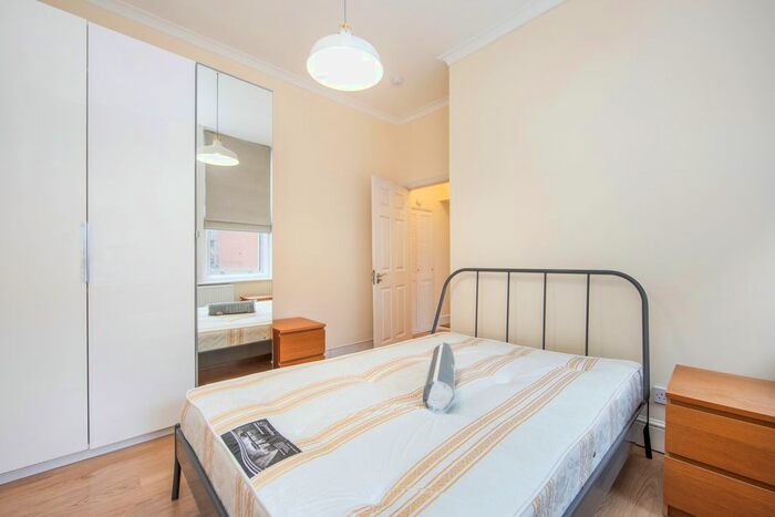1 Bedroom Flat To Rent In Farringdon Road, Clerkenwell, London, EC1R