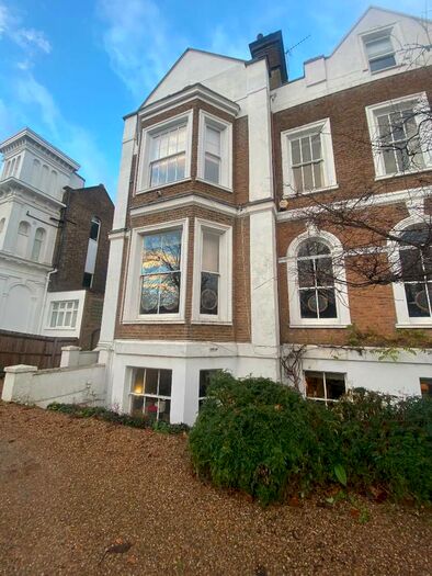 2 Bedroom Maisonette Flat To Rent In A Lonsdale Road, London, SW13