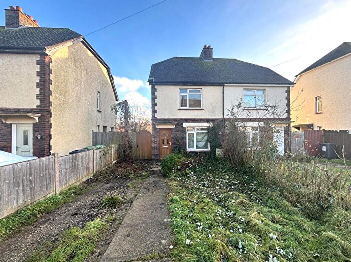 3 Bedroom Semi Detached House For Sale In New Road, Ditton, Aylesford, ME20