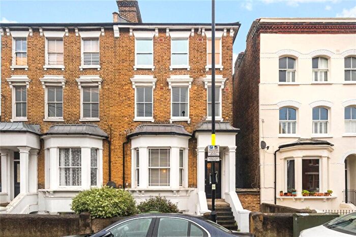 3 Bedroom Apartment For Sale In Gipsy Road, West Norwood, London, SE27