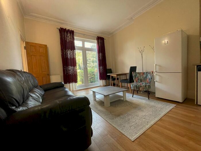 2 Bedroom Flat To Rent In Barrowgate Road, London, W4