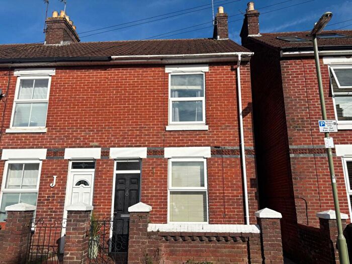 3 Bedroom Terraced House To Rent In Fareham New Road Unfurnished, PO16