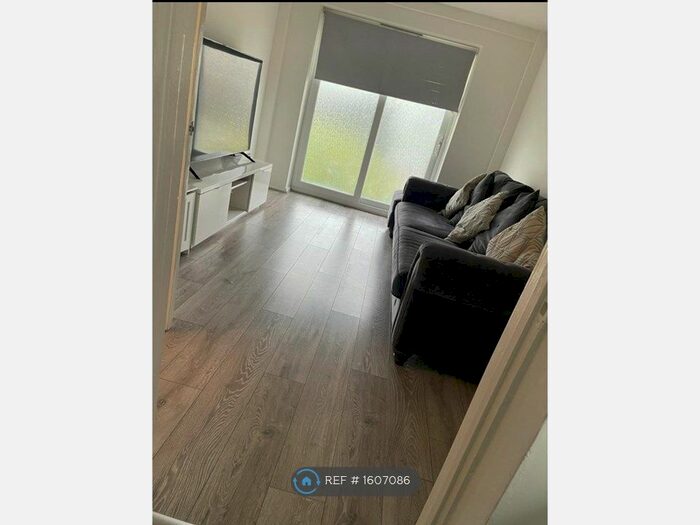 1 Bedroom Flat To Rent In Freeland Court, Sidcup, DA15