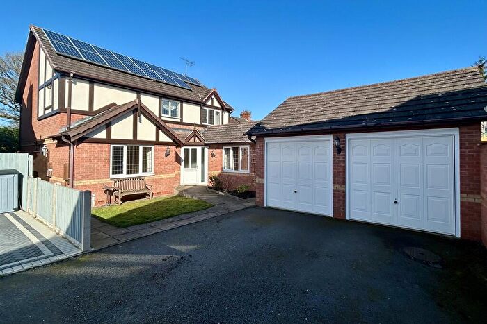 5 Bedroom Detached House For Sale In Bramley Close, Moira, DE12