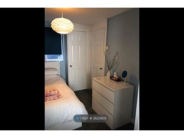 1 Bedroom Flat To Rent In Russell Square, Brighton, BN1