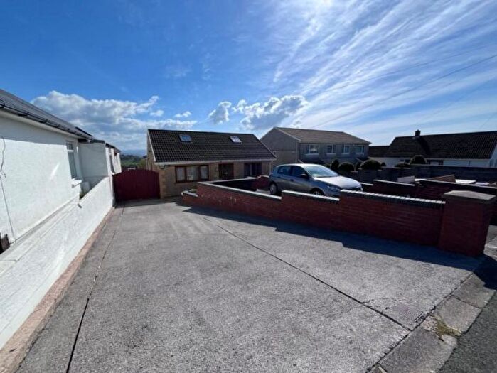 2 Bedroom Flat To Rent In Basement Flat, Penlan Grove Treboeth Swansea, SA5