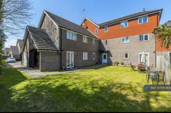 2 Bedroom Flat To Rent In Edward Vinson Drive, Faversham, ME13