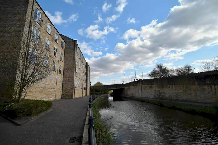 2 Bedroom Flat To Rent In Navigation Quay, Britannia Wharf, Bingley, BD16
