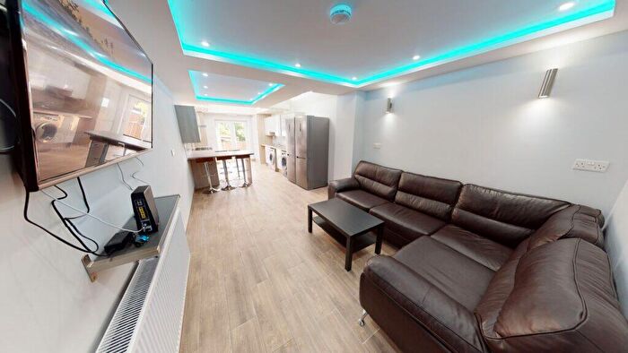 5 Bedroom House To Rent In Tiverton Road, Selly Oak, Birmingham, B29