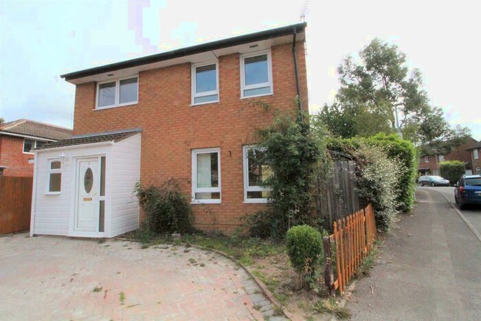 4 Bedroom Detached House To Rent In Huntingdon Close, Lower Earley, Reading, RG6
