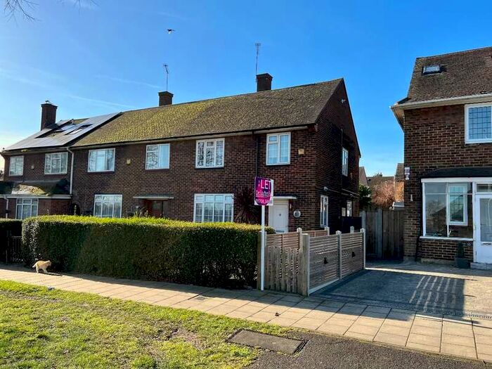 3 Bedroom Semi-Detached House To Rent In Gooshays Drive, Romford, RM3