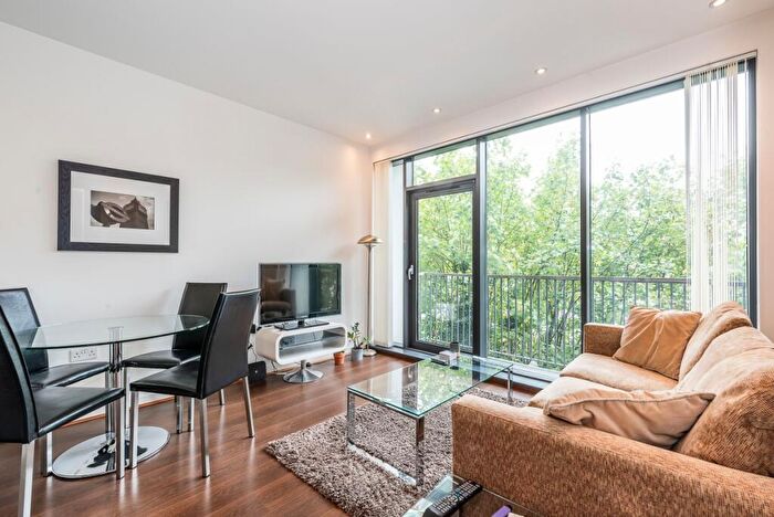 1 Bedroom Apartment To Rent In Lumiere Apartments London, SW11