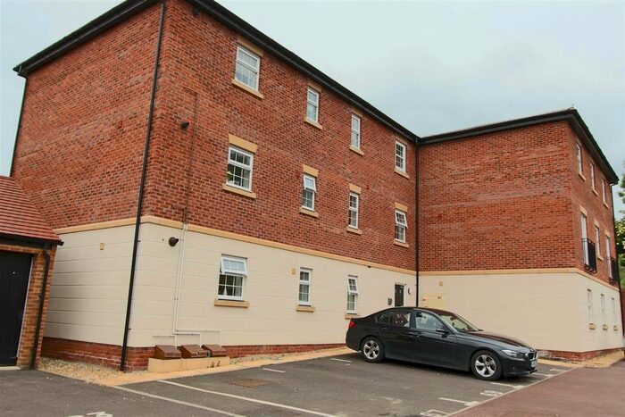 2 Bedroom Flat To Rent In Horse Fair Lane, Rothwell, Kettering, NN14
