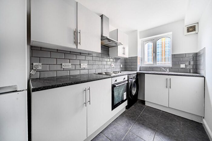 1 Bedroom Flat To Rent In Armoury Road, London, SE8