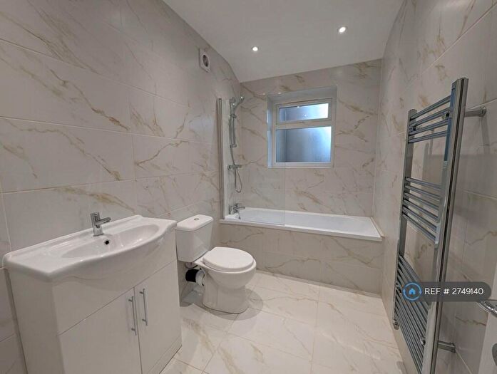 2 Bedroom Flat To Rent In Littleton Road, Salford, M7