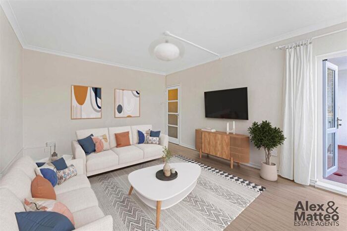 1 Bedroom Flat For Sale In Landmann House, Bermondsey, SE16