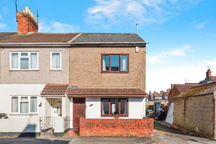 2 Bedroom End Of Terrace House For Sale In Florence Street, Swindon, SN2