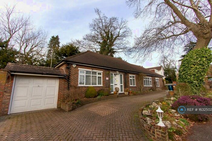 3 Bedroom Bungalow To Rent In Fallowfield, Stanmore, HA7