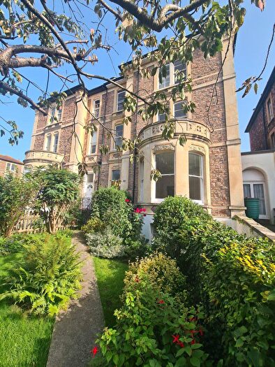 2 Bedroom Flat To Rent In Beaufort Road – First Floor Flat Ref:, BS8