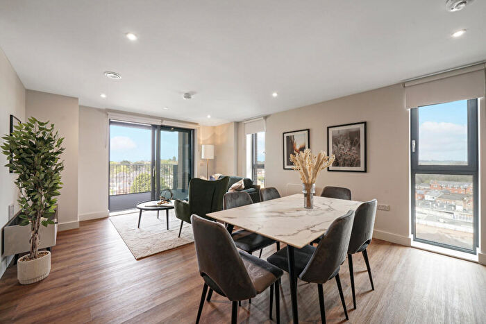 3 Bedroom Apartment To Rent In Carter House, SL6
