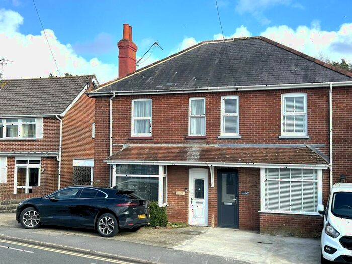 4 Bedroom End Of Terrace House To Rent In Sterte Road, Sterte, Poole, BH15