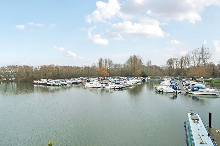 4 Bedroom Detached House For Sale In South Quay, Abingdon, OX14