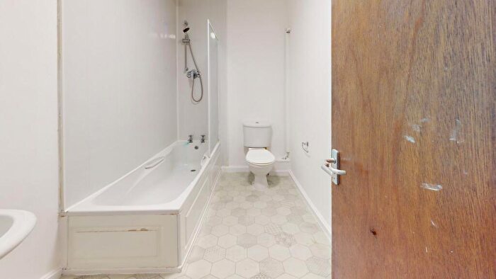 5 Bedroom Property To Rent In Flat D, , Moorland Avenue, LS6