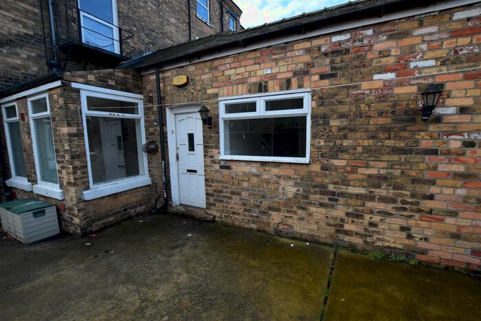 2 Bedroom Flat To Rent In Westwood, Scarborough, YO11