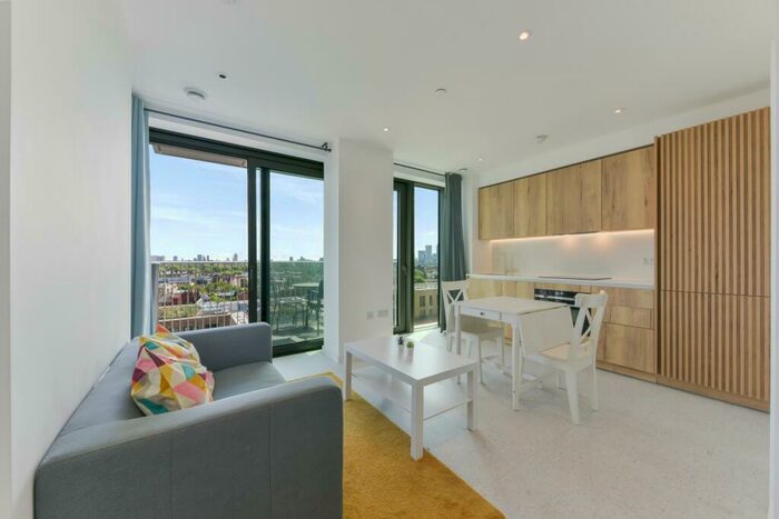 Apartment To Rent In Jacquard Point, The Silk District, E1