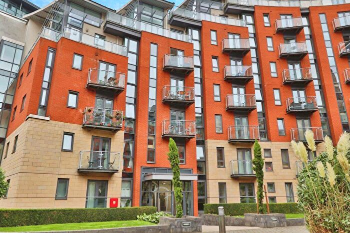 2 Bedroom Flat For Sale In Gorts Road, Leeds, LS12