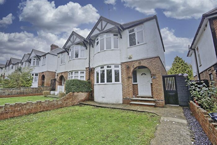 3 Bedroom Property To Rent In London Road, Northampton, NN4