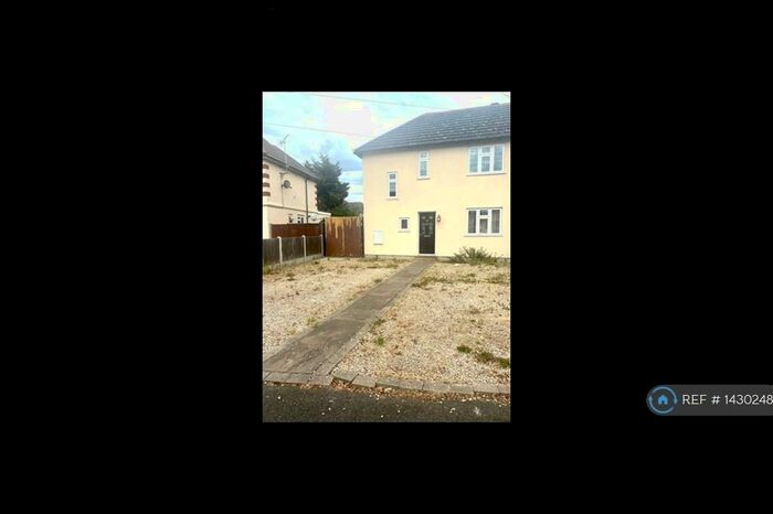 2 Bedroom Semi-Detached House To Rent In Princes Park, Rainham, RM13