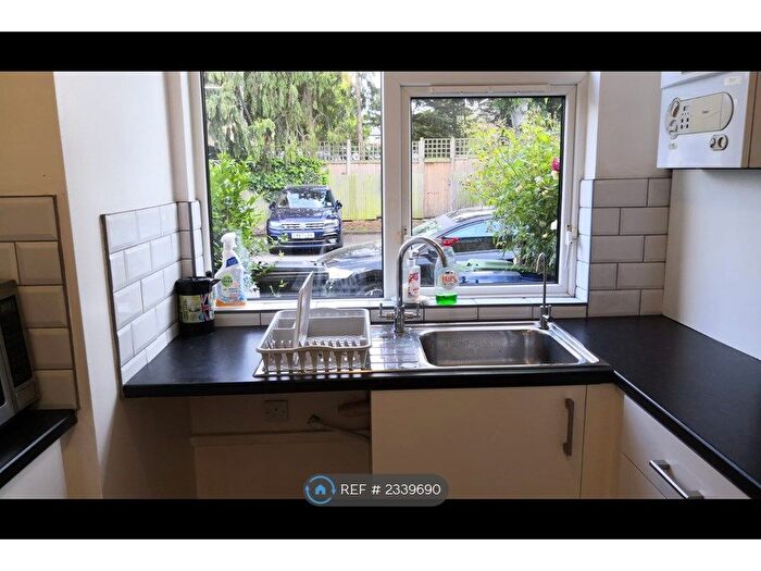 3 Bedroom Terraced House To Rent In Bradbury Close, Southall, UB2