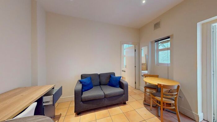 1 Bedroom Flat To Rent In Collingham Place, London, SW5