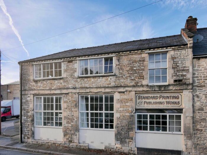 1 Bedroom Apartment To Rent In Lewis Lane, Cirencester, GL7
