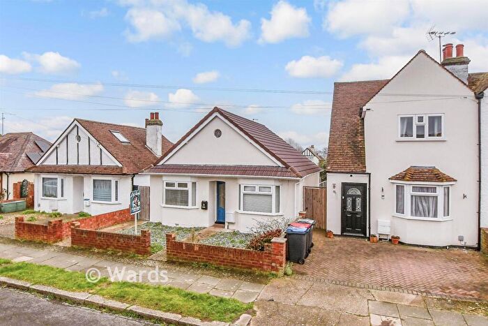 2 Bedroom Detached Bungalow For Sale In Linden Avenue, Herne Bay, Kent, CT6