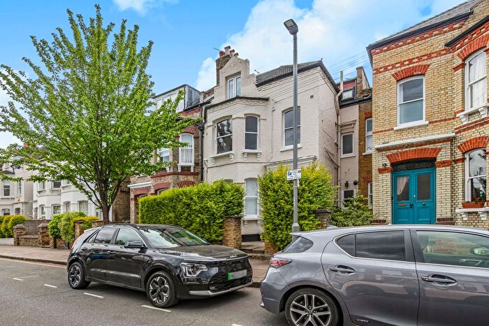 1 Bedroom Flat To Rent In Cromford Road, East Putney, SW18