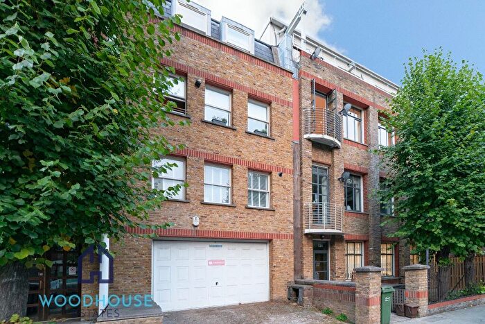 2 Bedroom Flat To Rent In Grafton Road, London, NW5