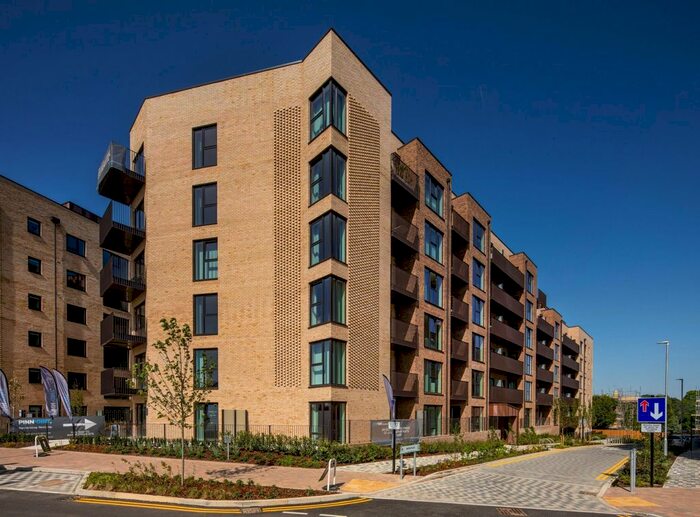 2 Bedroom Flat To Rent In Hornchurch Road, Uxbridge, UB10