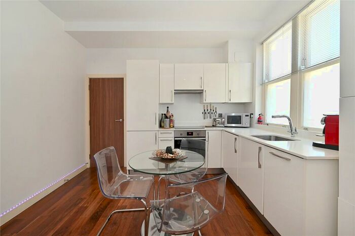 2 Bedroom Apartment To Rent In Bell Street, Marylebone, London, NW1