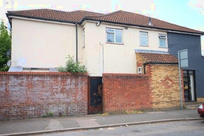 1 Bedroom Flat To Rent In Dunstable Road, Luton, LU4