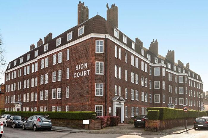 2 Bedroom Flat To Rent In Twickenham, Middlesex, TW1