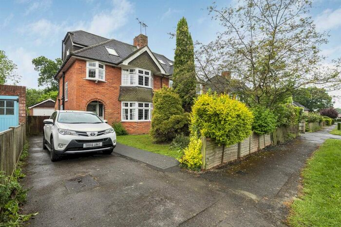 4 Bedroom Semi-Detached House To Rent In Chalgrove Way, Emmer Green, Reading, RG4